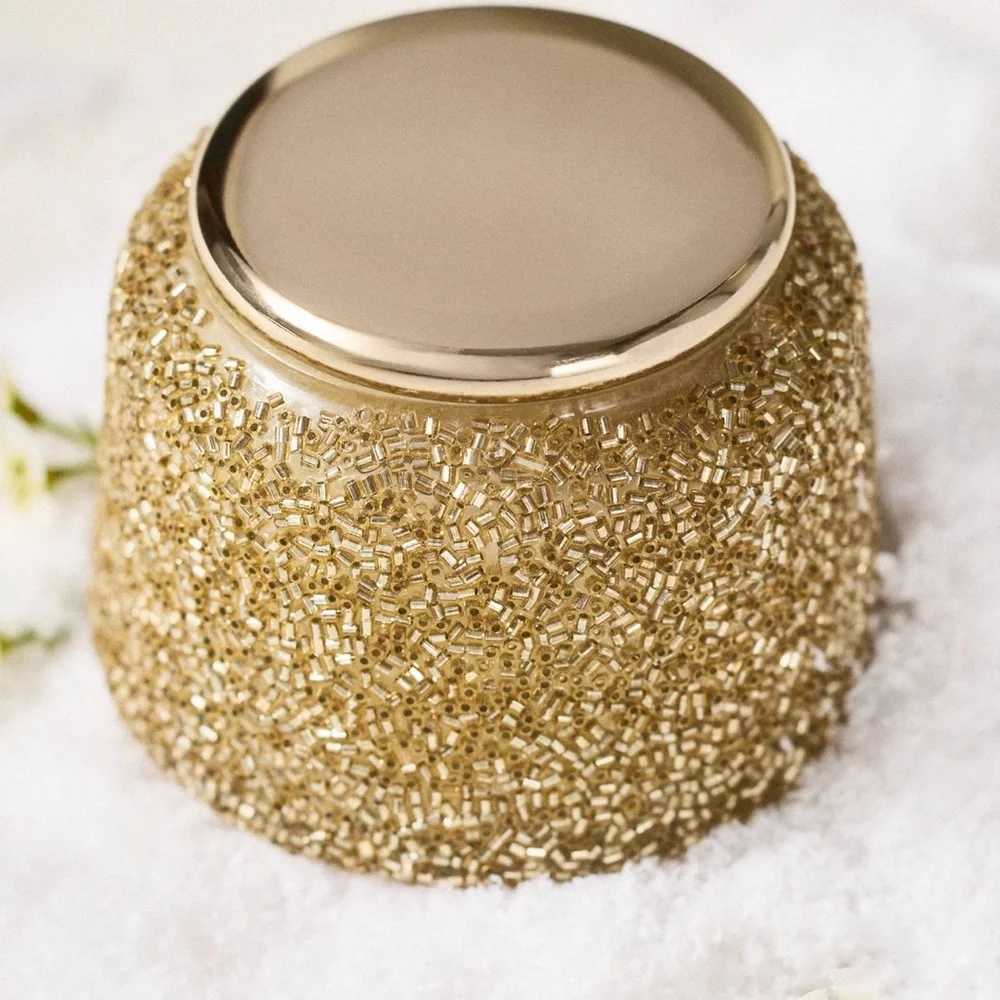 Anthropologie Textured Sugared Poinsettia flavored Medium Candle-50 Hour 🔥 burn